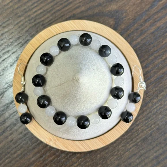 Set of Black and White Jade Beaded Bracelet and Earrings Stretchy for Adults - Picture 3 of 5